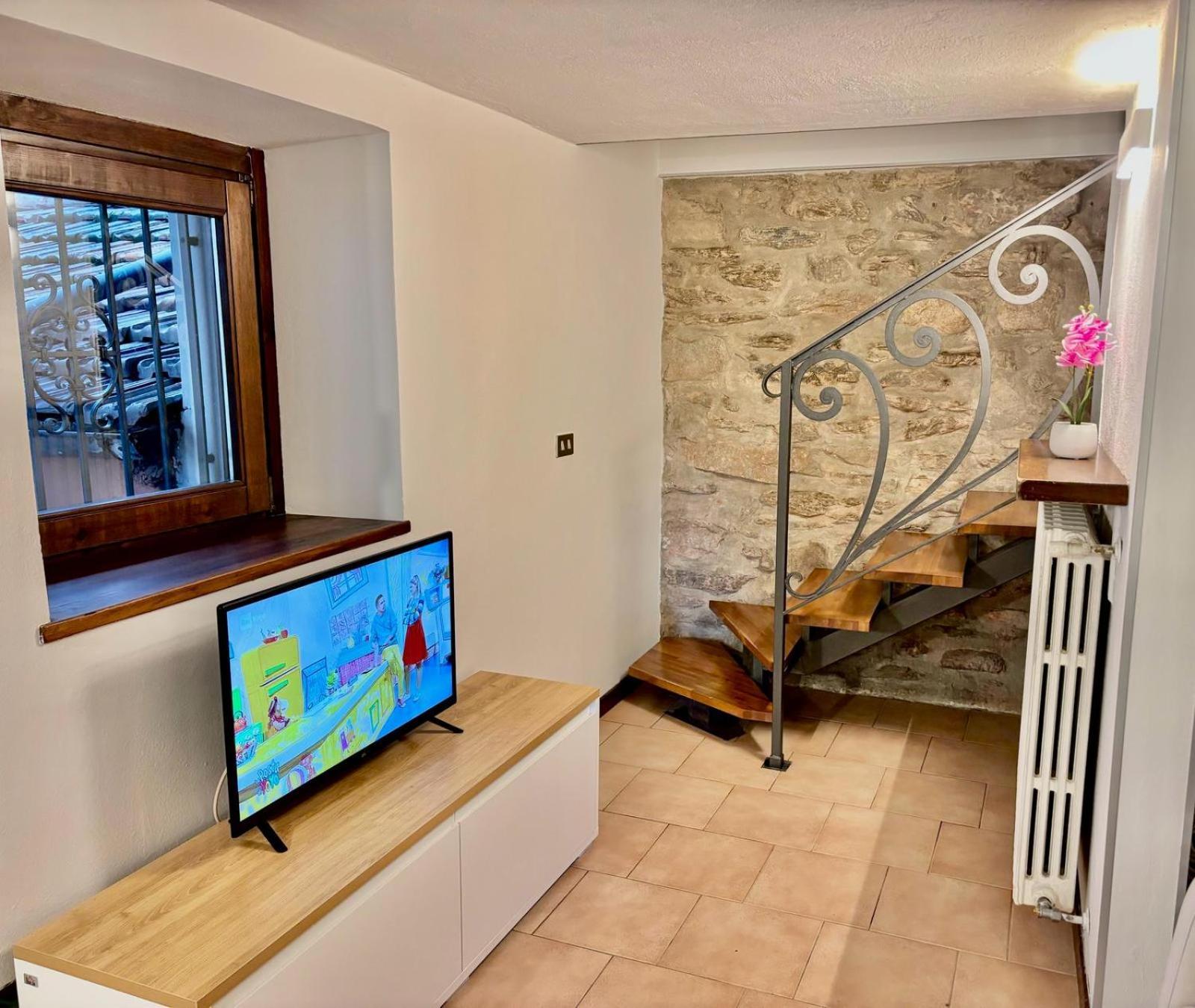 Vittoria Holiday House - Tulip Apartment And Tulip Room Stresa Exterior foto