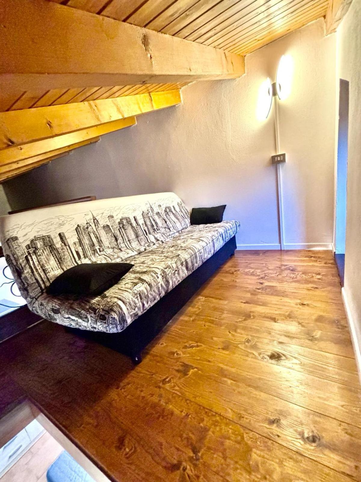 Vittoria Holiday House - Tulip Apartment And Tulip Room Stresa Exterior foto