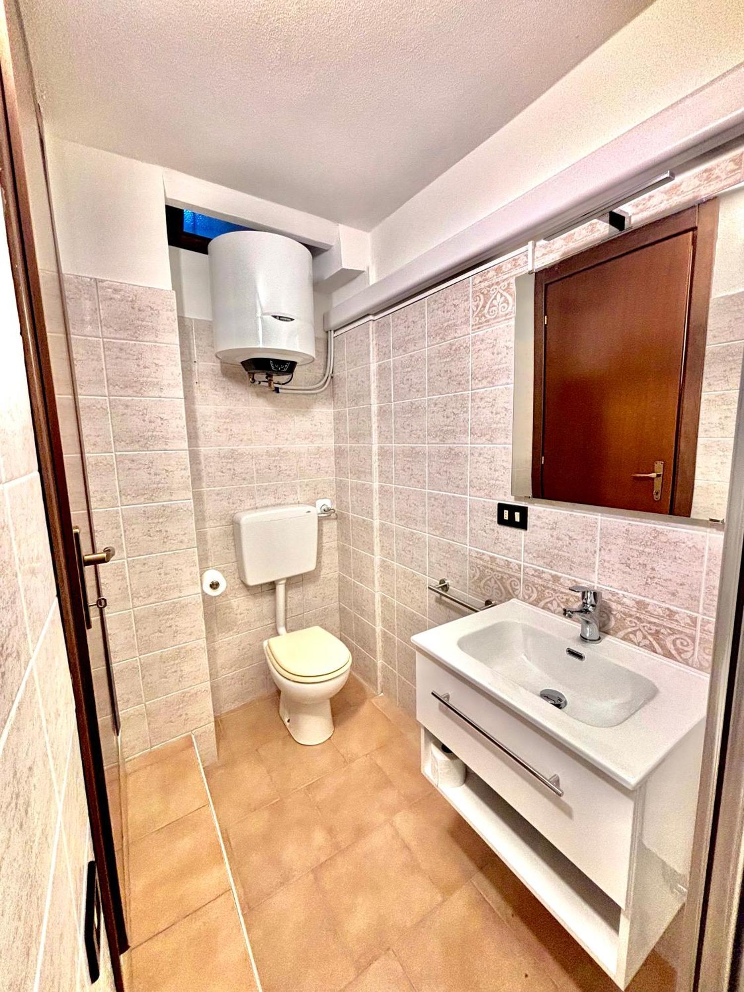 Vittoria Holiday House - Tulip Apartment And Tulip Room Stresa Exterior foto