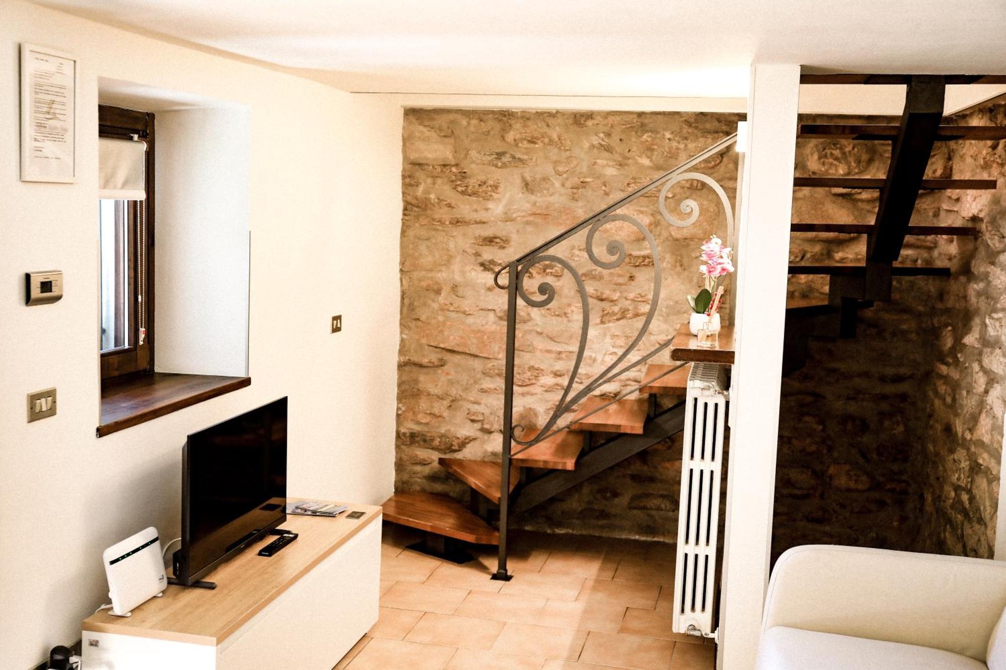 Vittoria Holiday House - Tulip Apartment And Tulip Room Stresa Exterior foto