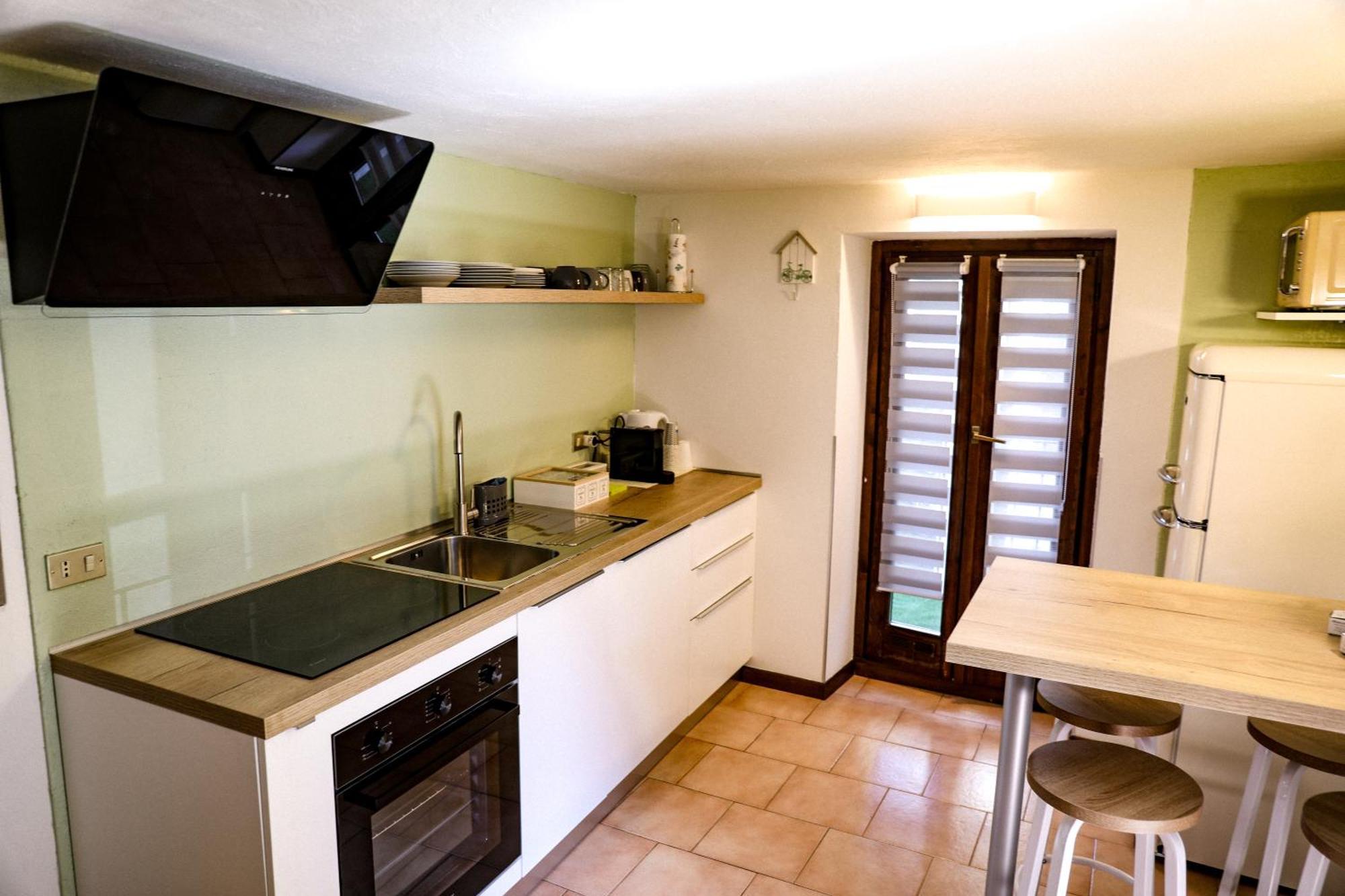 Vittoria Holiday House - Tulip Apartment And Tulip Room Stresa Exterior foto